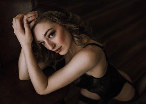 mobile - carousel-hero-element image-0